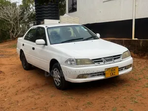 Toyota Carina 2000 White