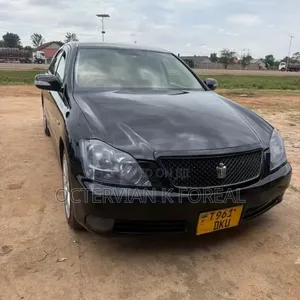 Toyota Crown 2004 Black