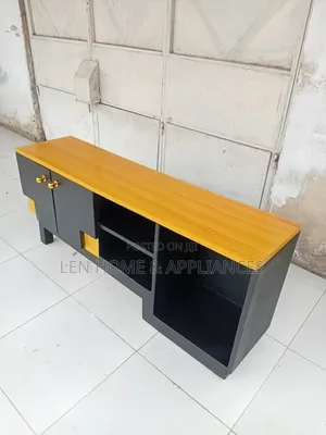 Showcase Color Brown and Black