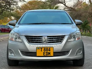 Toyota Premio 2013 Silver