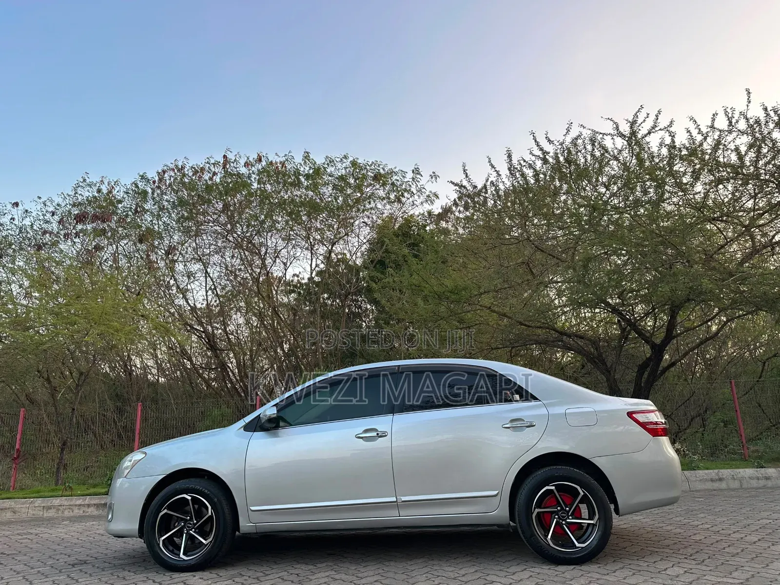 Toyota Premio 2013 Silver