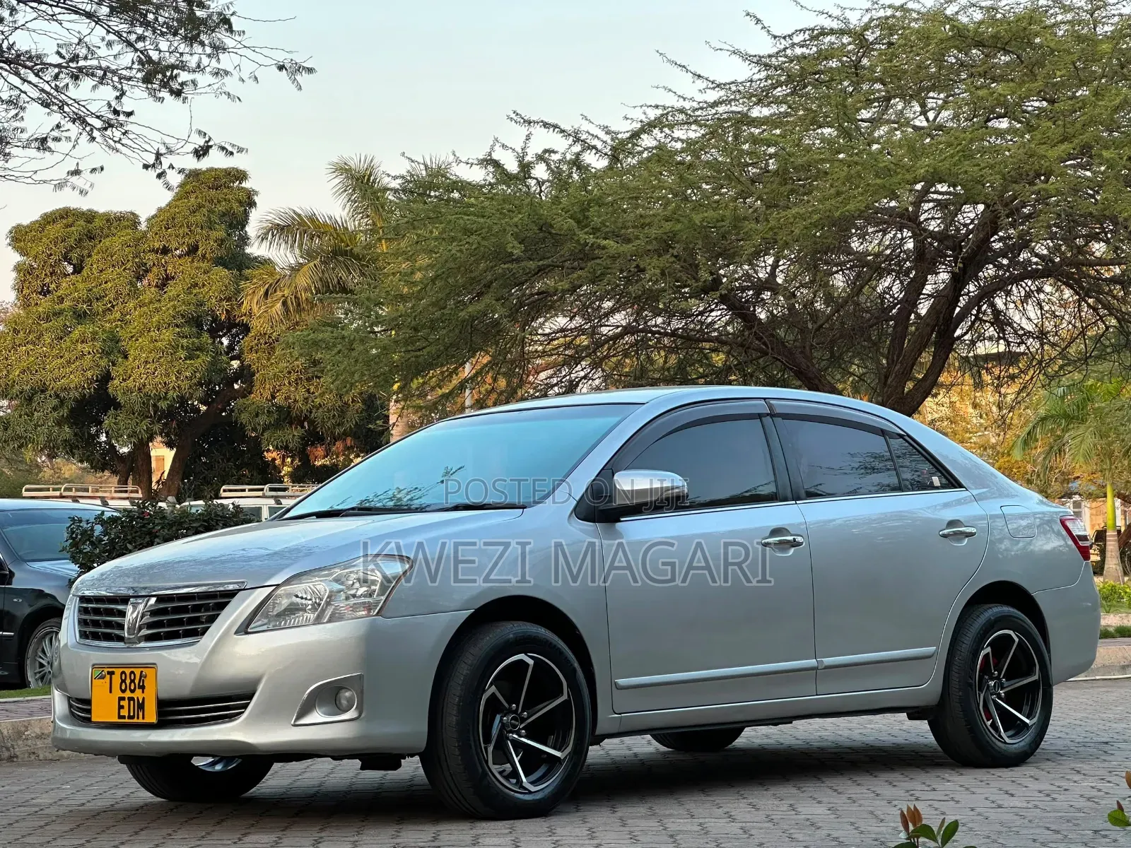 Toyota Premio 2013 Silver