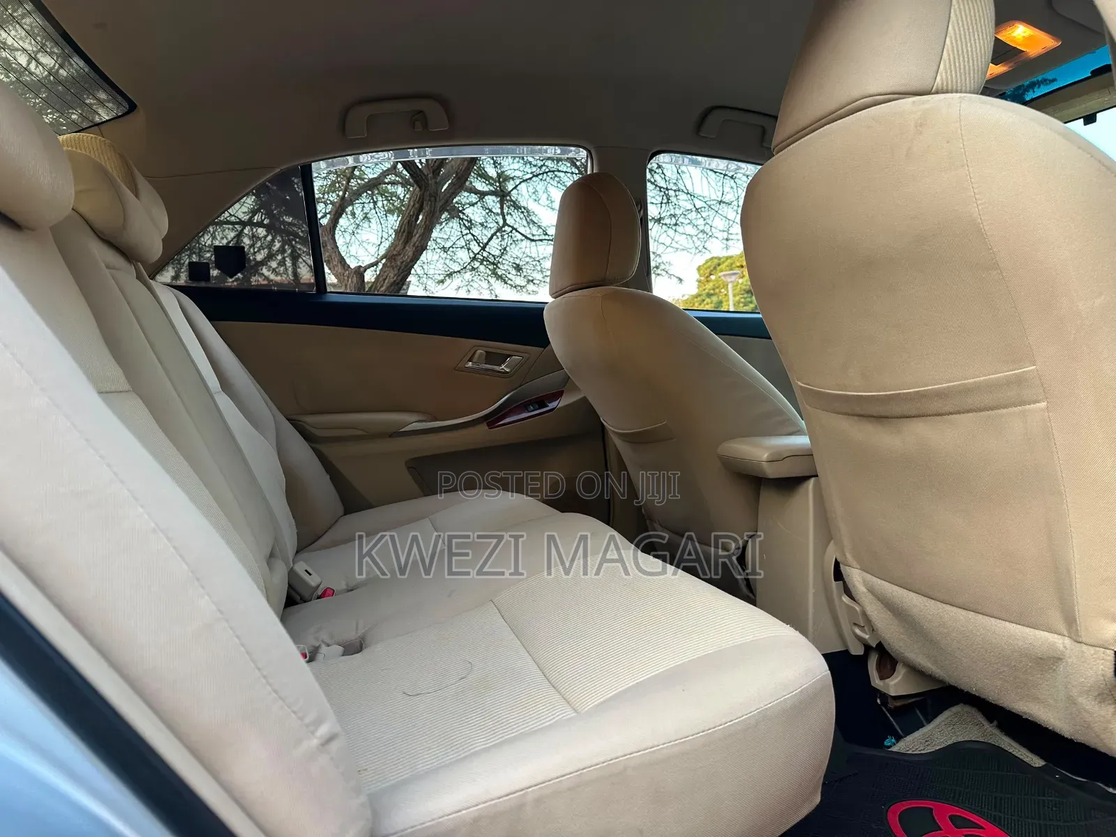 Toyota Premio 2013 Silver