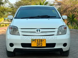 Toyota IST 2005 White