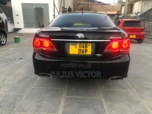 Toyota Crown 2010 Black