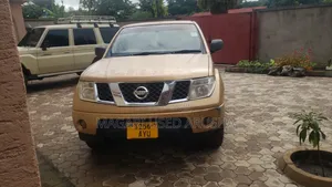 Nissan Navara 2004 Gold