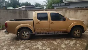 Nissan Navara 2004 Gold