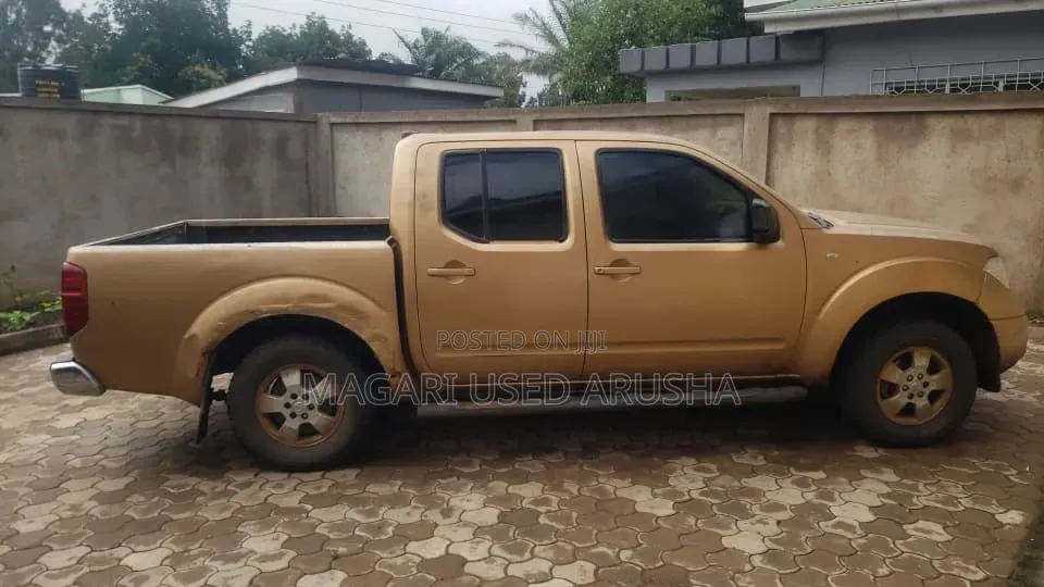 Nissan Navara 2004 Gold
