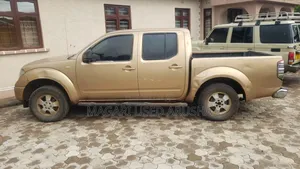 Nissan Navara 2004 Gold