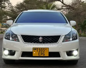 Toyota Crown 2010 White