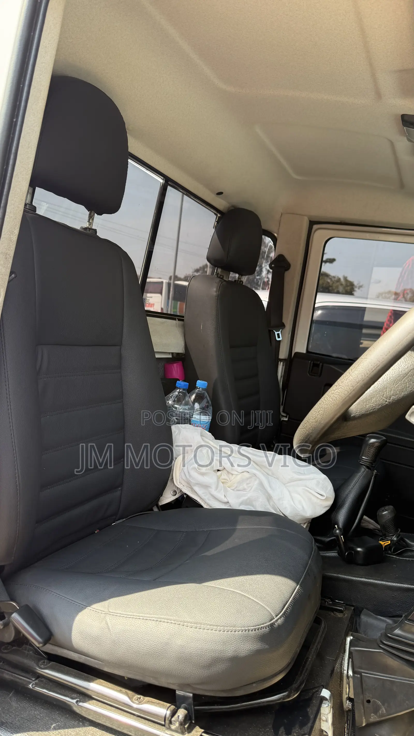 Land Rover Defender 2010 White