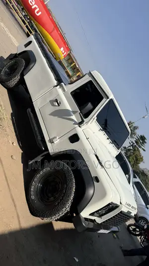 Land Rover Defender 2010 White