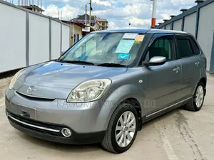 Mazda Verisa 2010 Silver