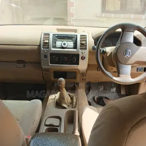 Nissan Navara 2004 Gold