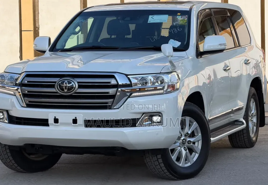 Toyota Land Cruiser 2017 White