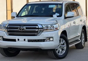 Toyota Land Cruiser 2017 White