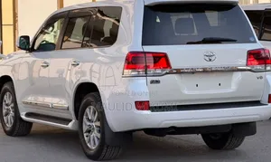 Toyota Land Cruiser 2017 White