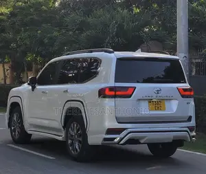 Toyota Land Cruiser 2023 White