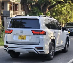 Toyota Land Cruiser 2023 White
