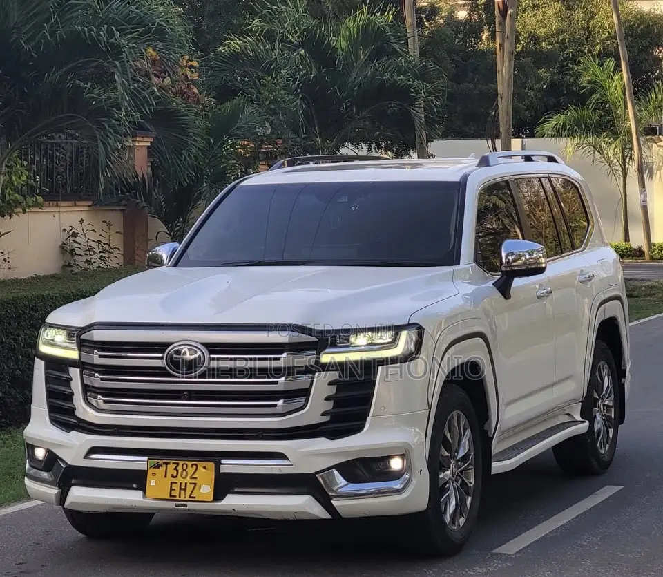Toyota Land Cruiser 2023 White