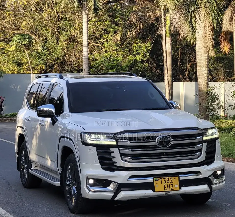 Toyota Land Cruiser 2023 White