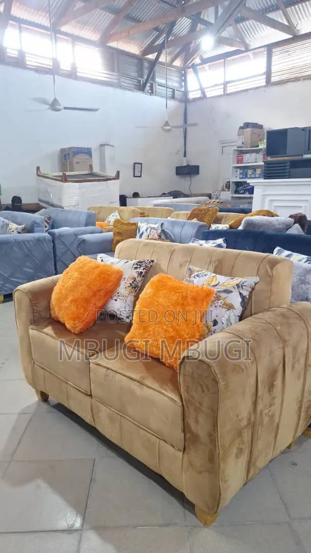 Sofa La Watu2 Full Mneso