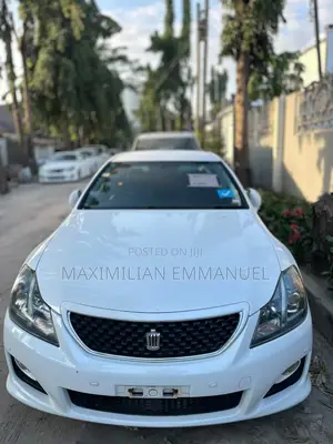 Toyota Crown 2009 White