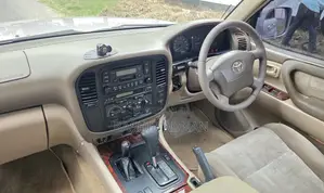 Toyota Land Cruiser 2000 Silver