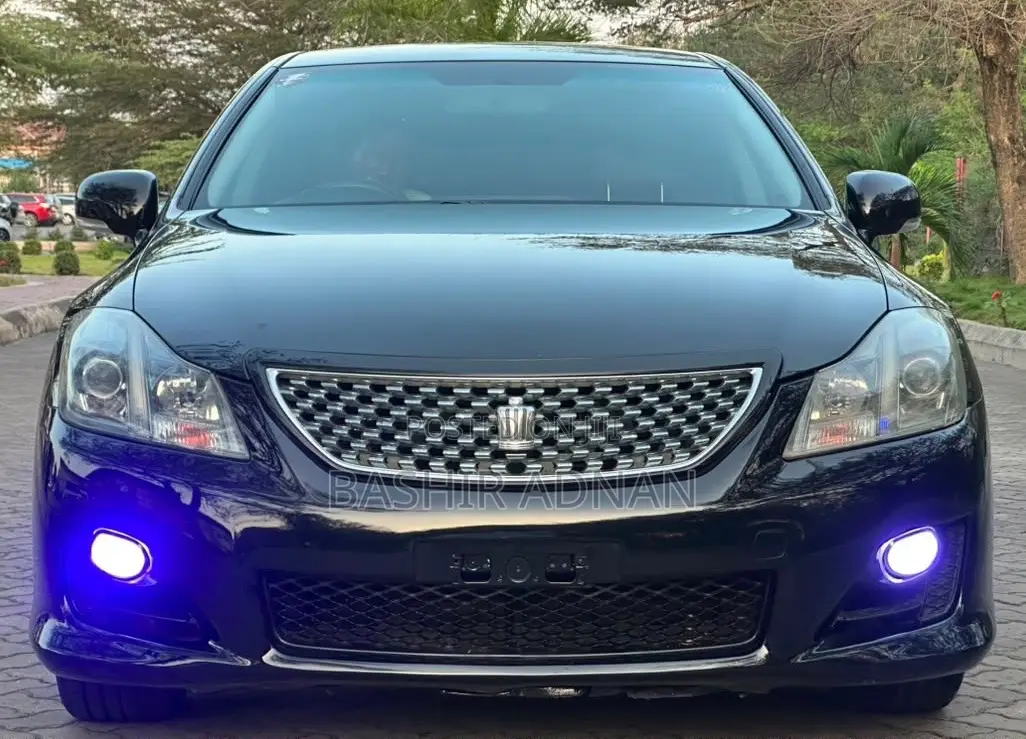Toyota Crown 2009 Black