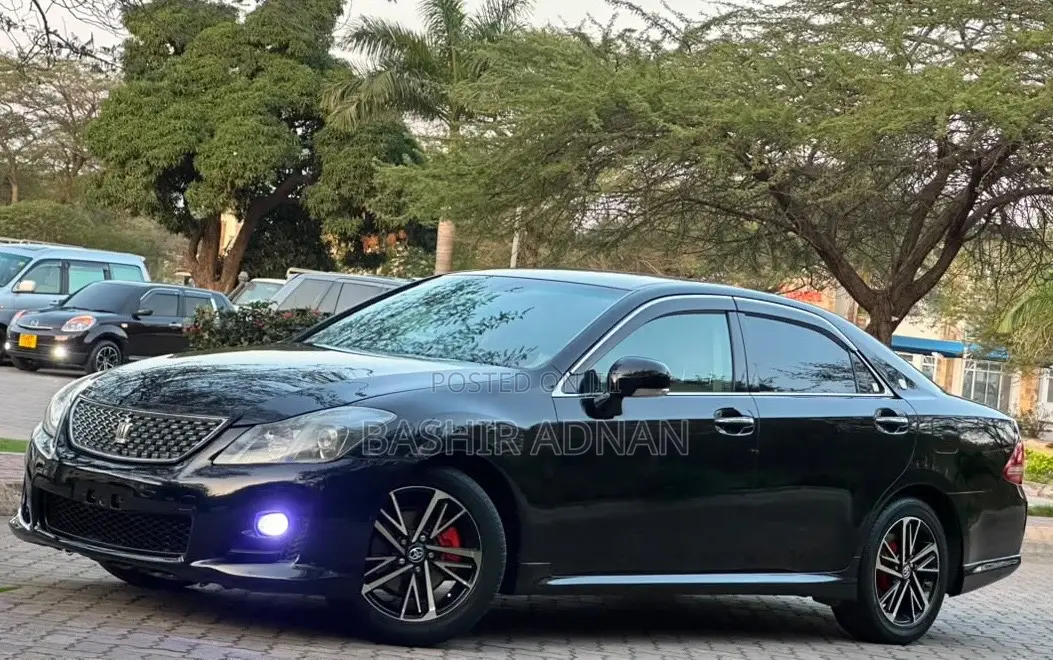 Toyota Crown 2009 Black