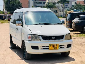 Toyota Noah 2005 White