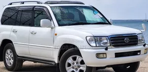 Toyota Land Cruiser 2004 White