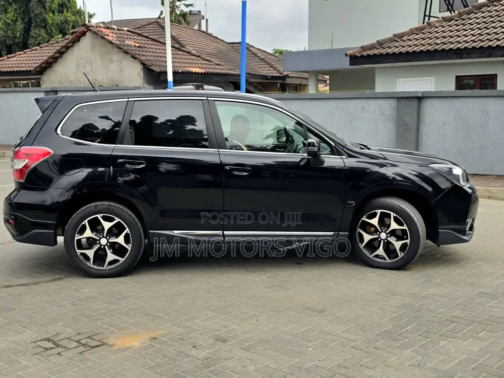 Subaru Forester 2.0XT Premium 4dr SUV AWD (2.0L 4cyl Turbo CVT) 2014 Black