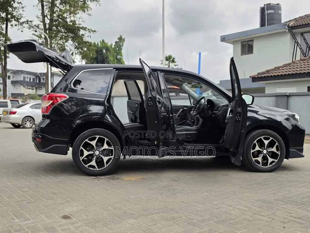 Subaru Forester 2.0XT Premium 4dr SUV AWD (2.0L 4cyl Turbo CVT) 2014 Black