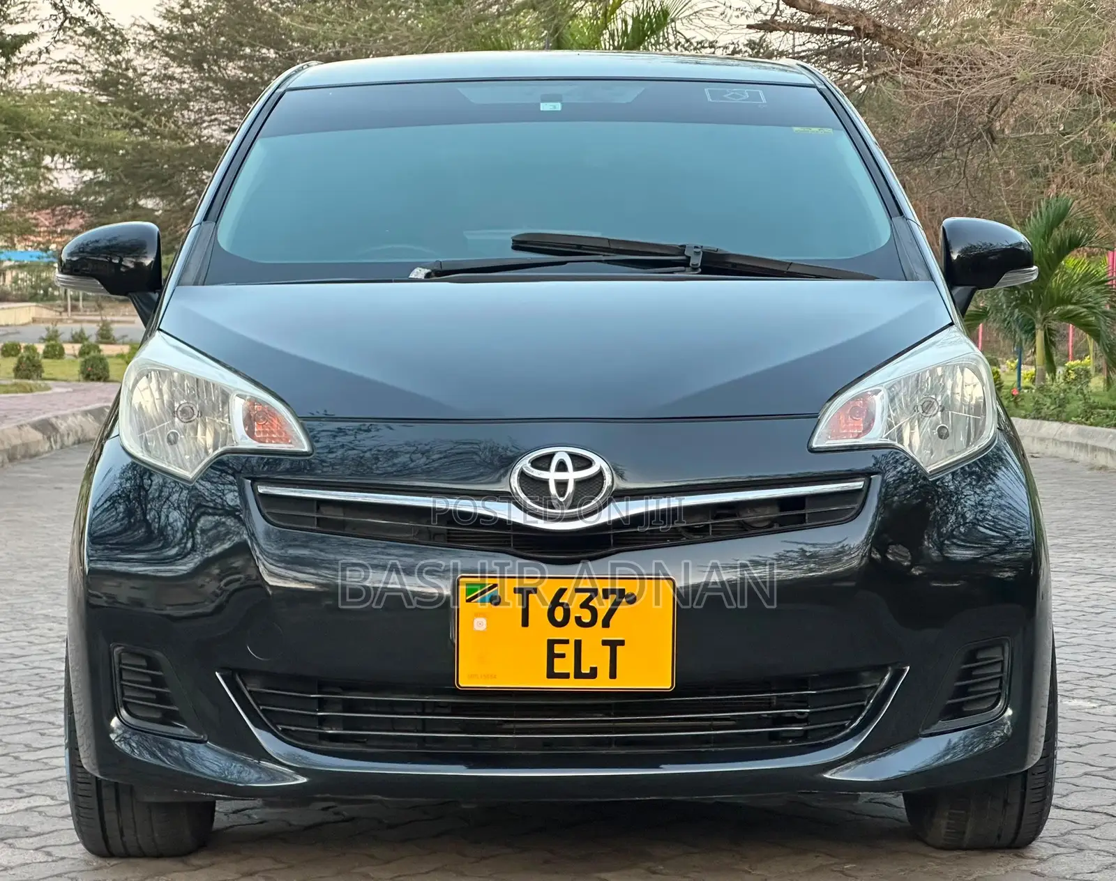 Toyota Ractis 1.5 FWD 2012 Black