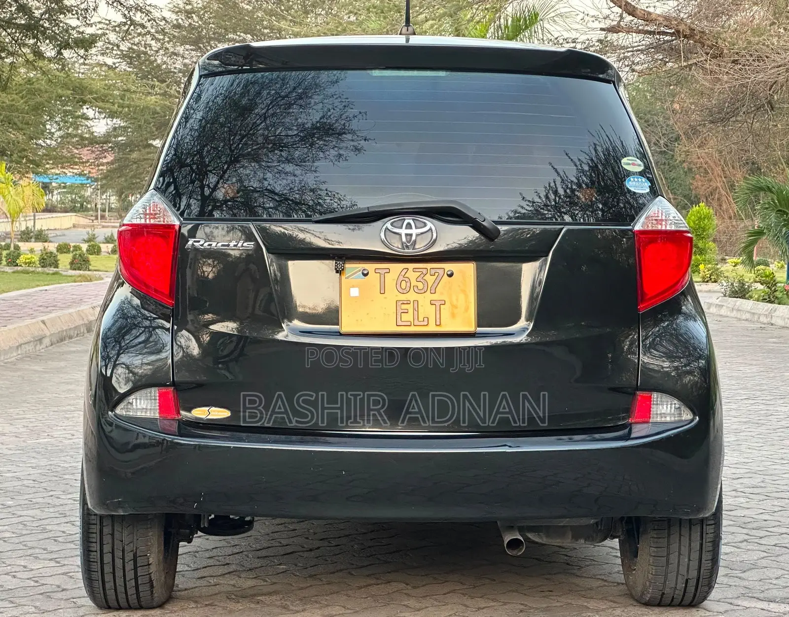 Toyota Ractis 1.5 FWD 2012 Black