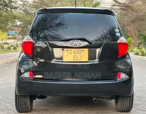 Toyota Ractis 1.5 FWD 2012 Black