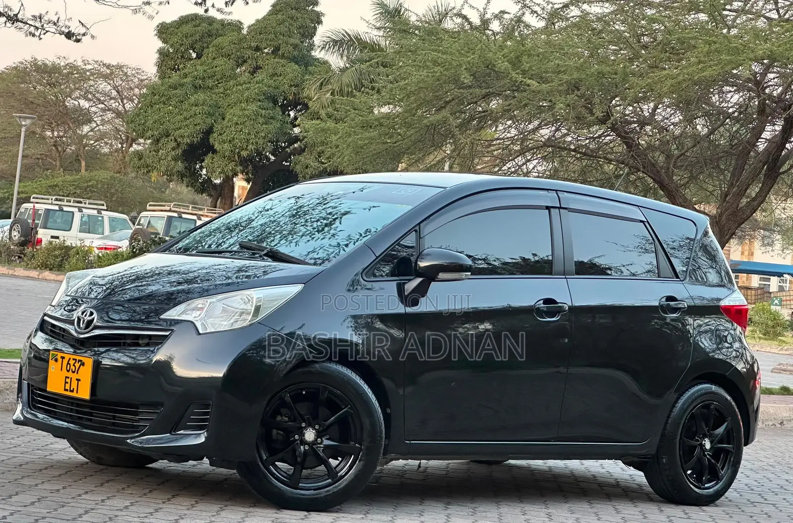 Toyota Ractis 1.5 FWD 2012 Black