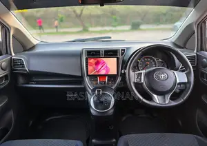 Toyota Ractis 1.5 FWD 2012 Black