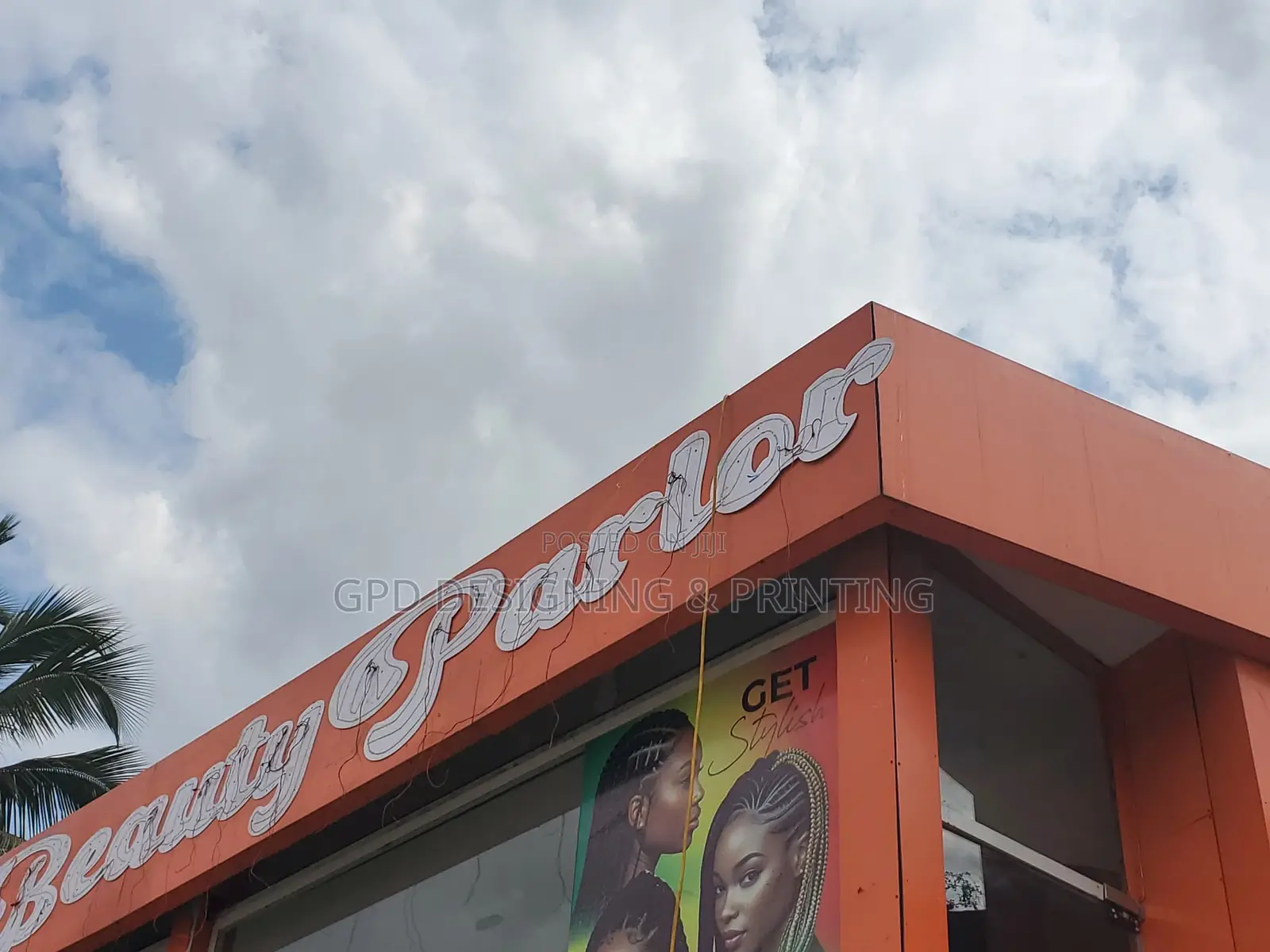 Ukiwa Unahitaji Mabango Ya Biashara Tuchague Sisi Tajir