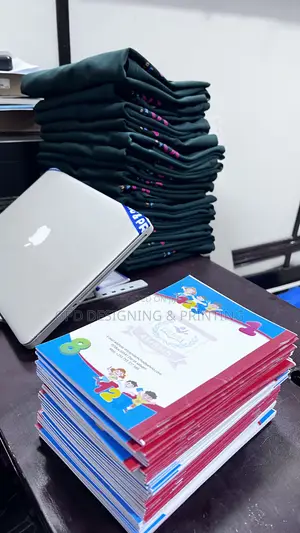 Tunauza Na Kuprint T Shirt Tajir