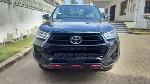 New Toyota Hilux 2026 Black