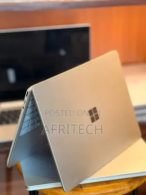 Laptop Microsoft Surface Laptop Go 8GB Intel Core i5 SSD 256GB