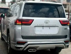 Toyota Land Cruiser 2024 Silver