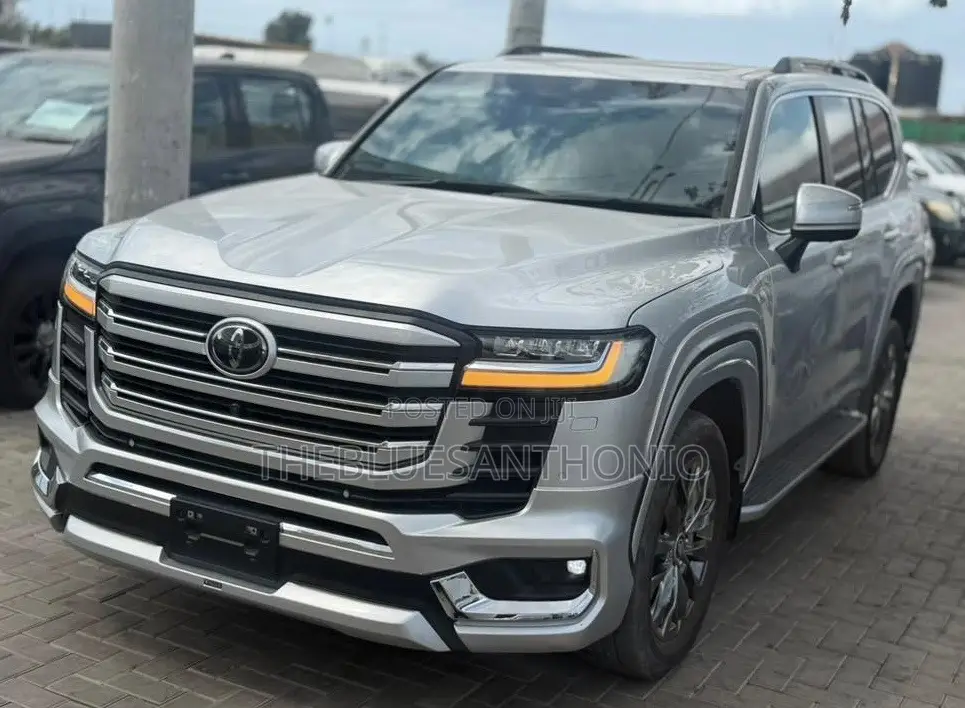 Toyota Land Cruiser 2024 Silver
