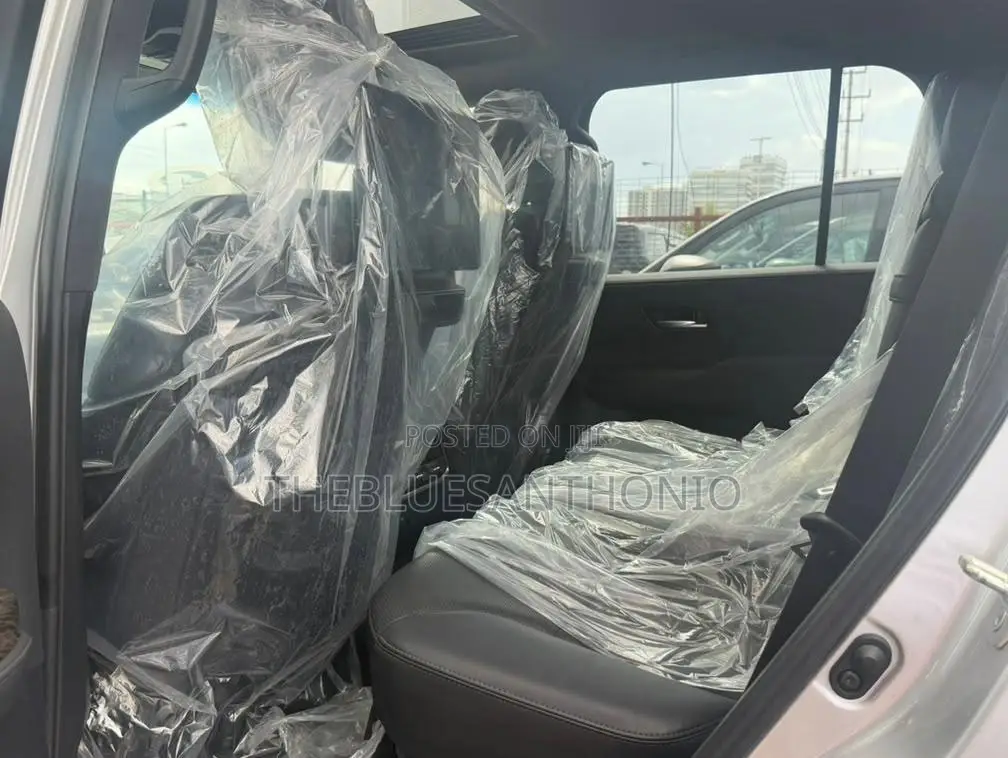 Toyota Land Cruiser 2024 Silver