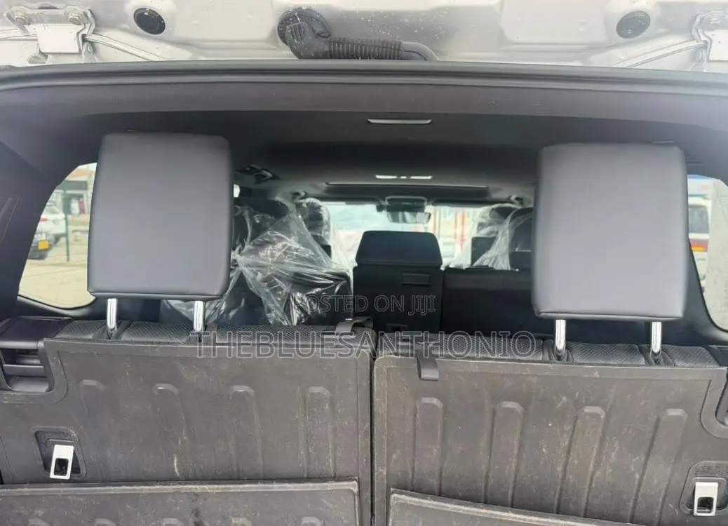 Toyota Land Cruiser 2024 Silver