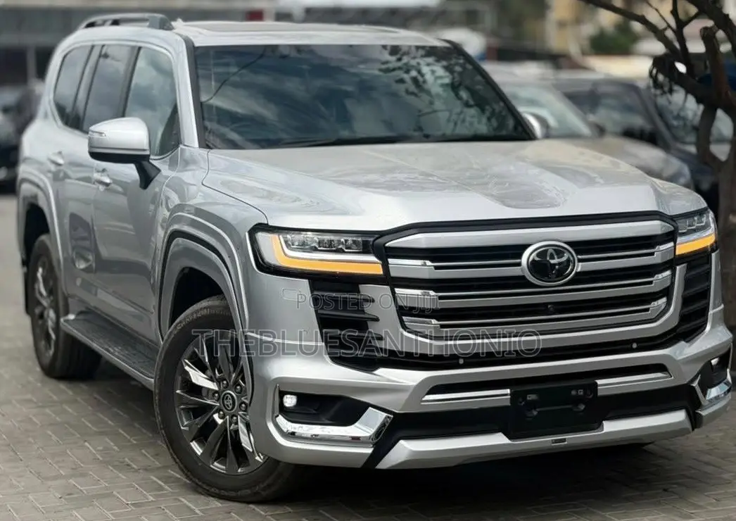 Toyota Land Cruiser 2024 Silver