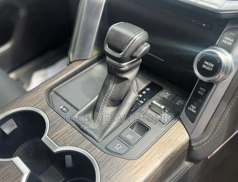 Toyota Land Cruiser 2024 Silver