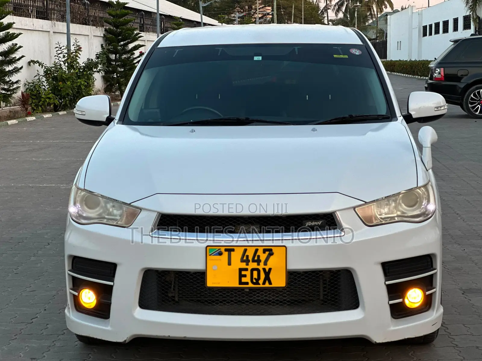Mitsubishi Outlander 2011 White